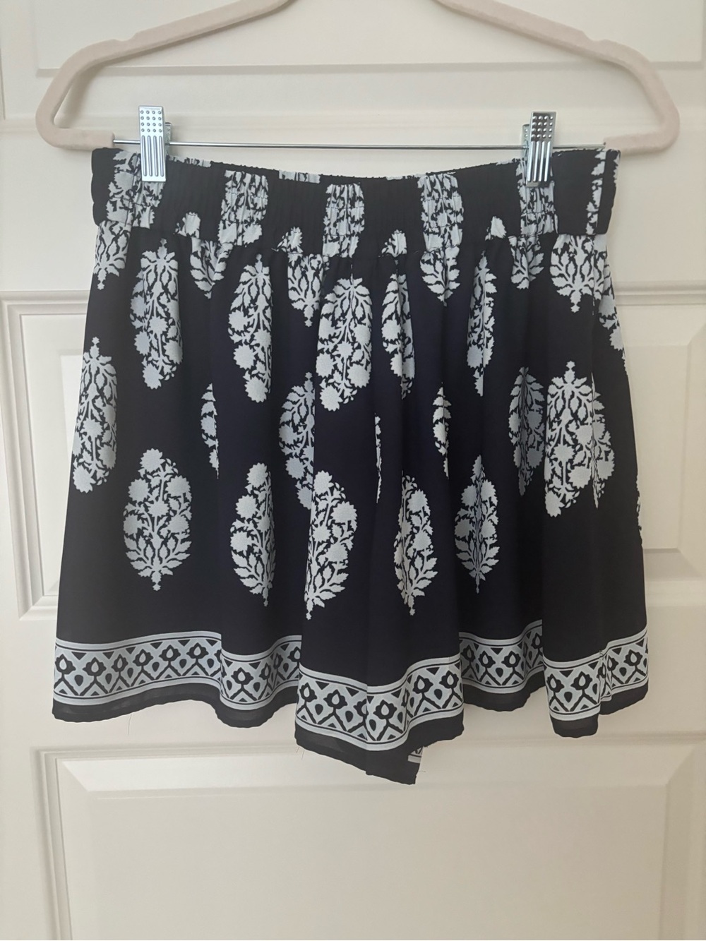 LOFT Navy and White Damask Skort